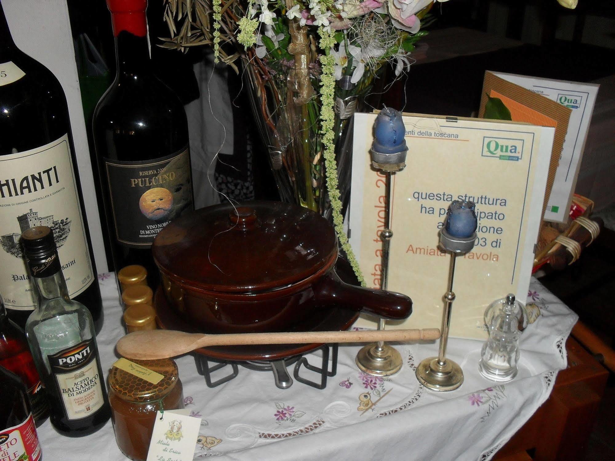 Albergo Ristorante Olimpia อับบาเดียซานซัลวาตอเร ภายนอก รูปภาพ